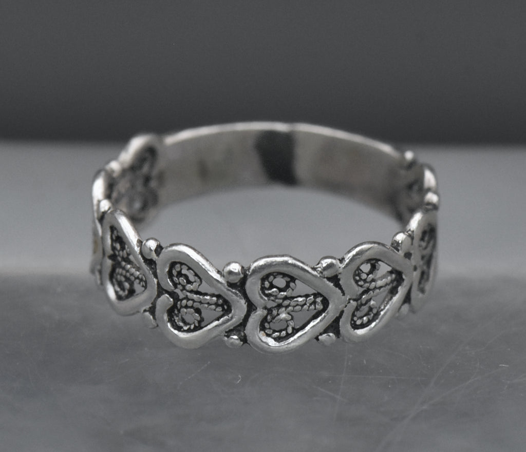 Vintage Sterling Silver Hearts Band - Size 6