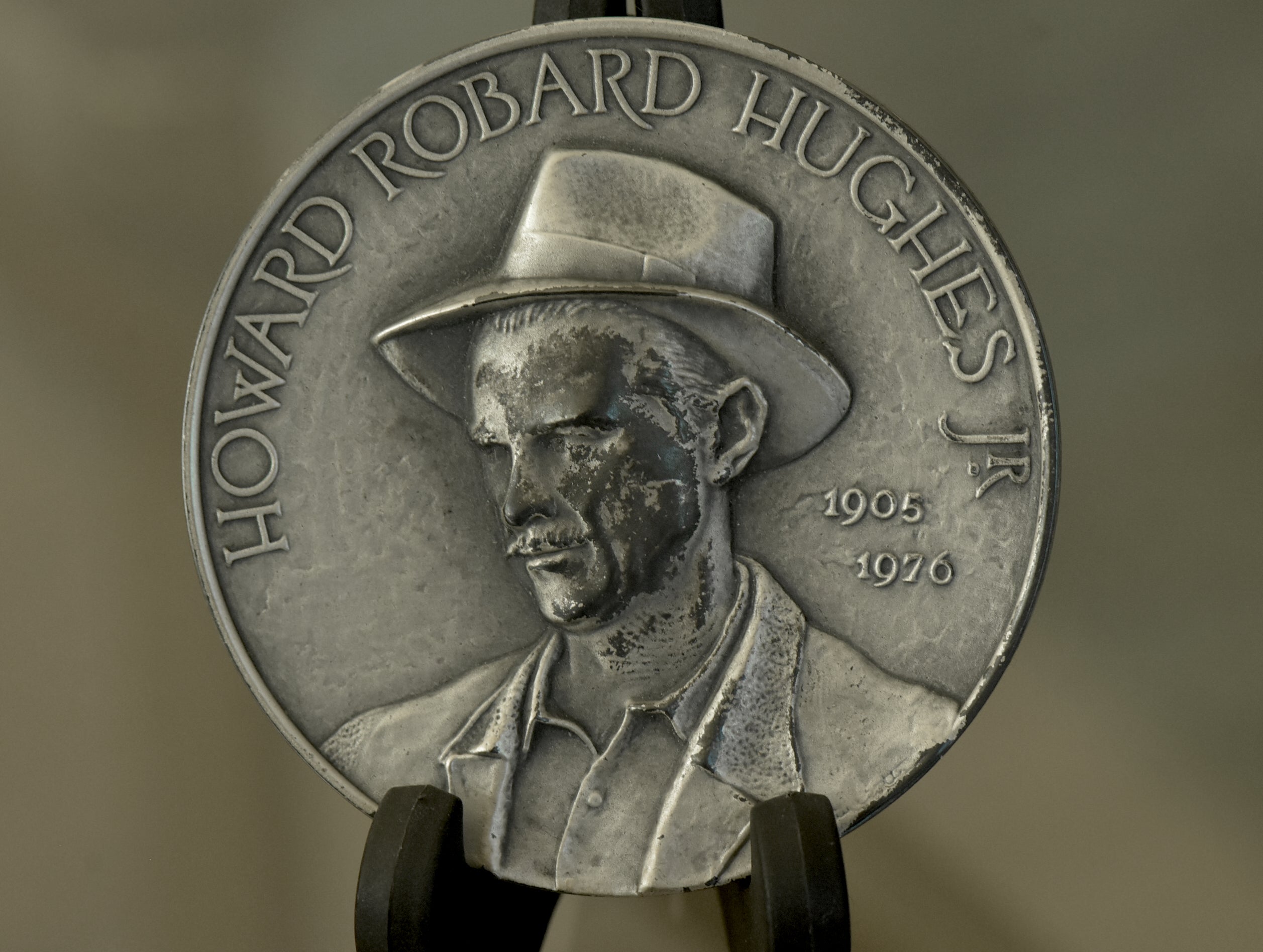Howard Hughes Memorial Award Medal - .999 Fine Silver, Medallic Art Co., 1994 - 4.685ozt