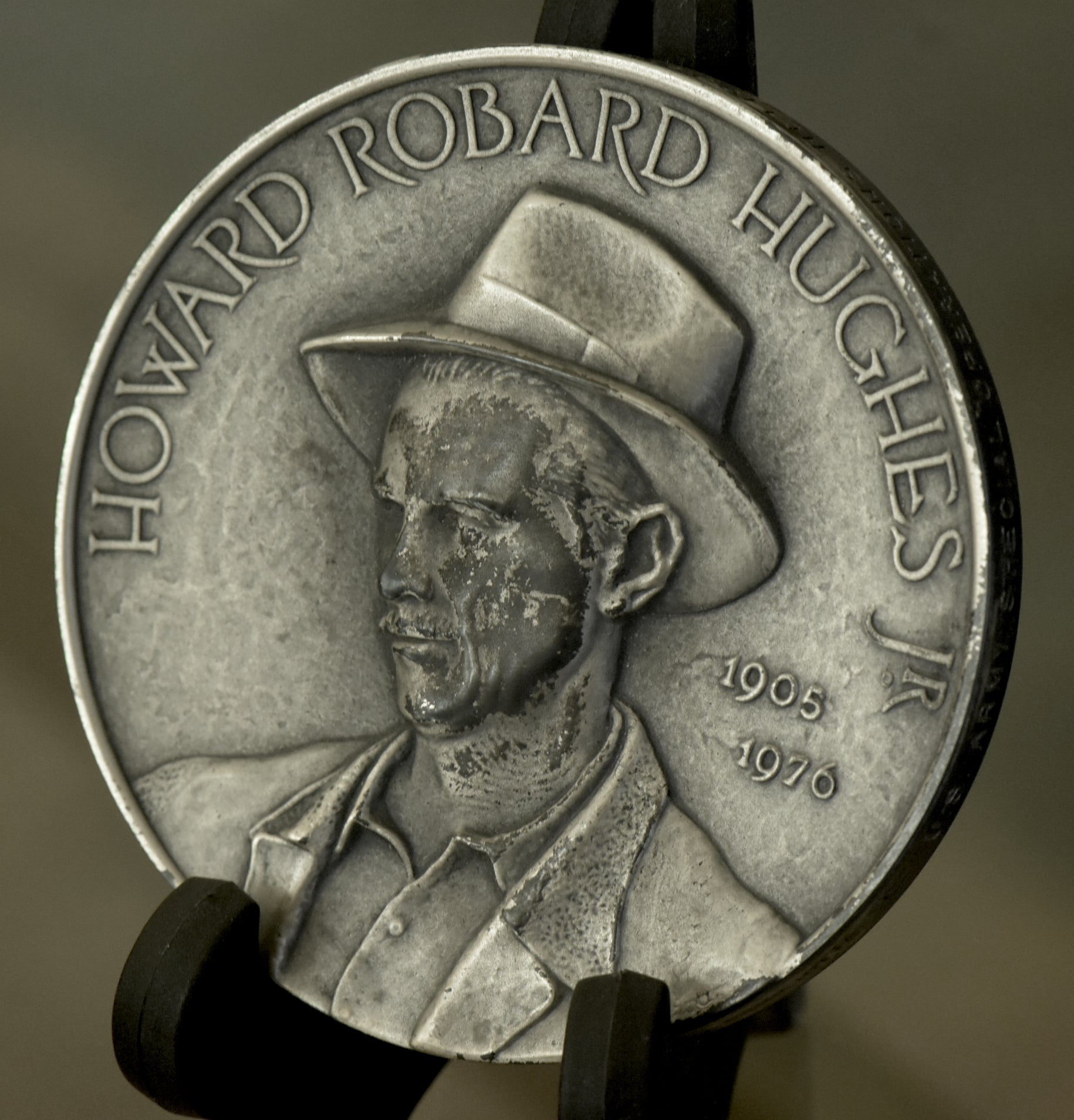 Howard Hughes Memorial Award Medal - .999 Fine Silver, Medallic Art Co., 1994 - 4.685ozt