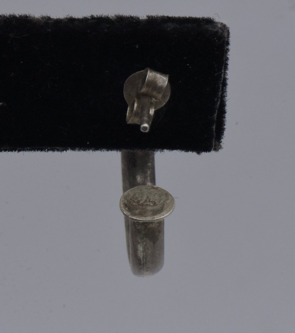 UNMATCHED Vintage Sterling Silver 3/4 Hoop Earring