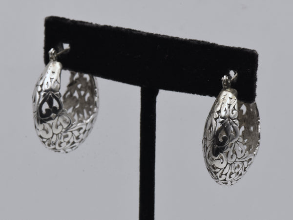 Jezlaine - Vintage Sterling Silver Pierced Design Hoop Earrings