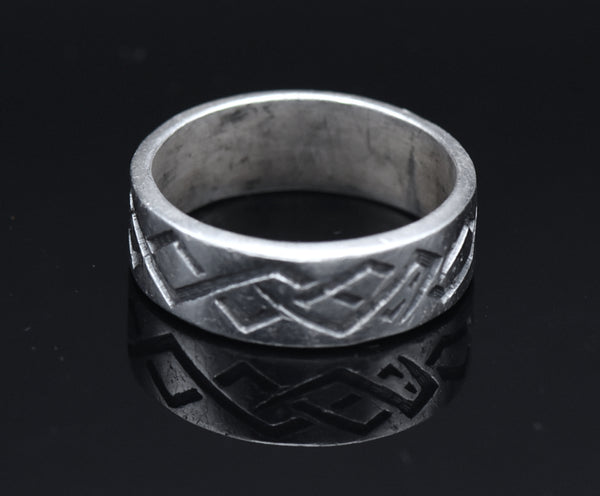 Vintage Sterling Silver Engraved Design Band - Size 11