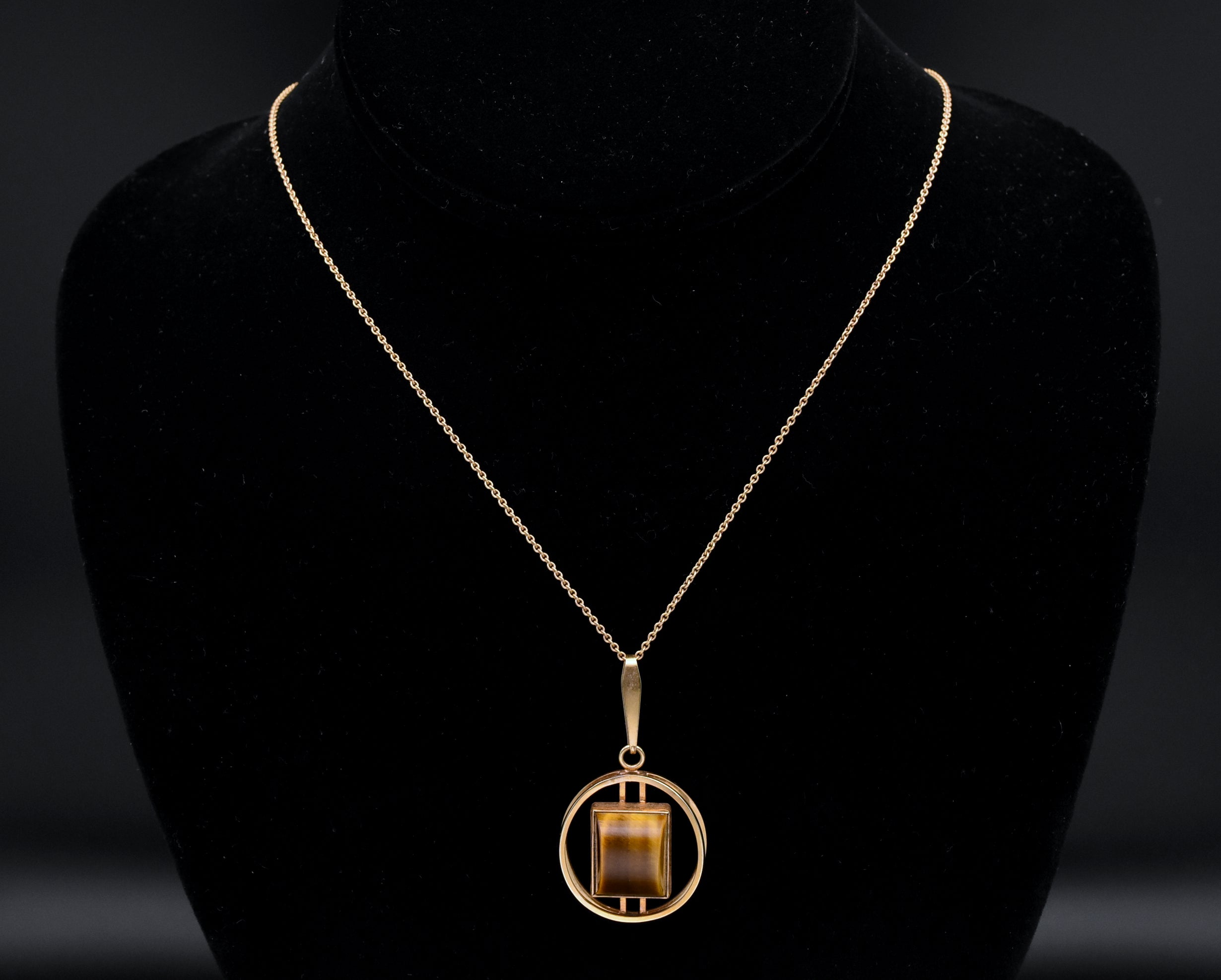 Kordes & Lichtenfels - 9kt Gold Tiger's Eye Pendant Gold Chain Necklace - 18"