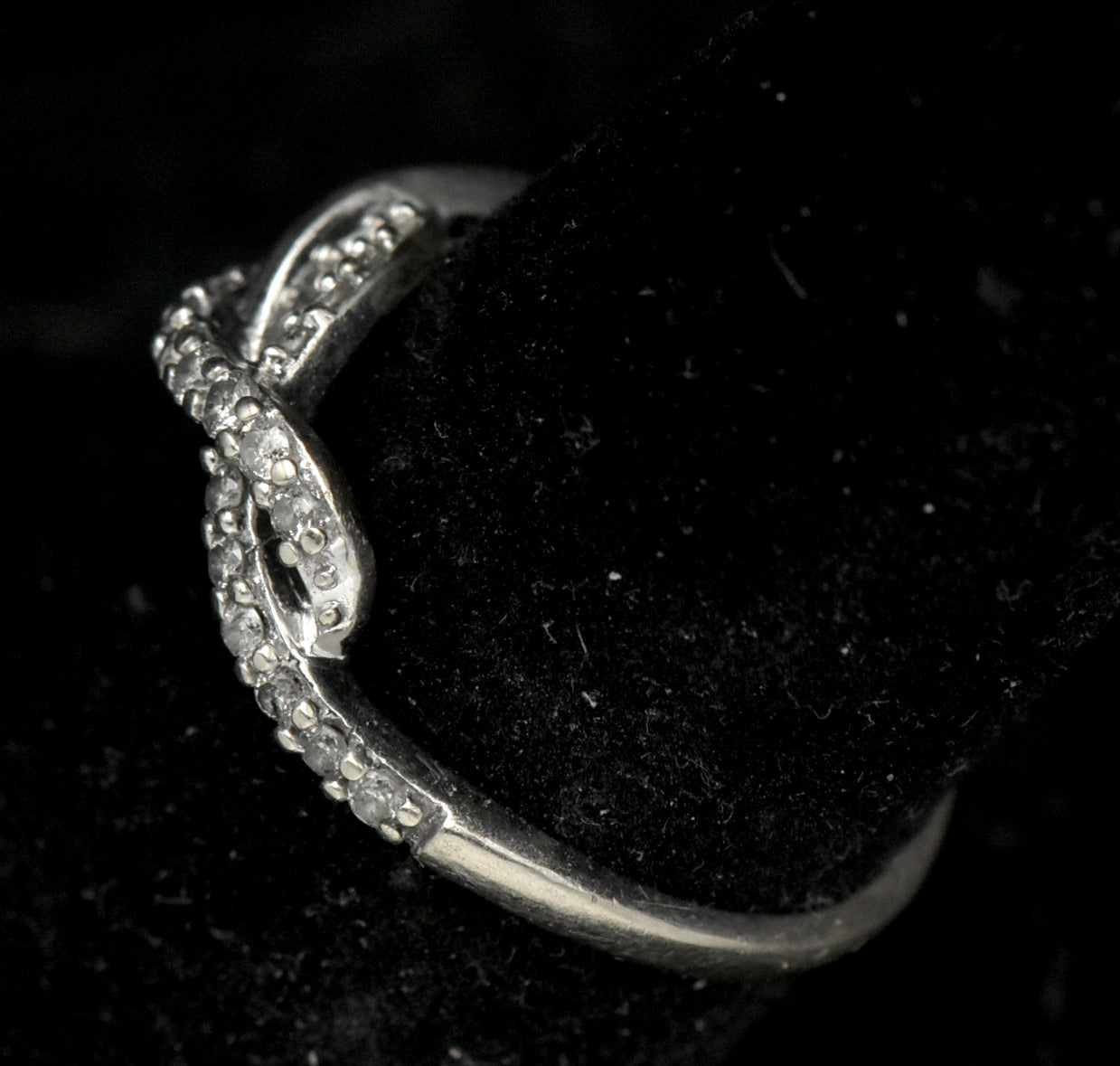Vintage 10k White Gold with Diamonds Ring - Size 7