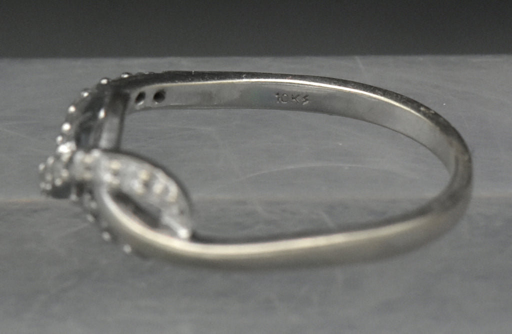 Vintage 10k White Gold with Diamonds Ring - Size 7