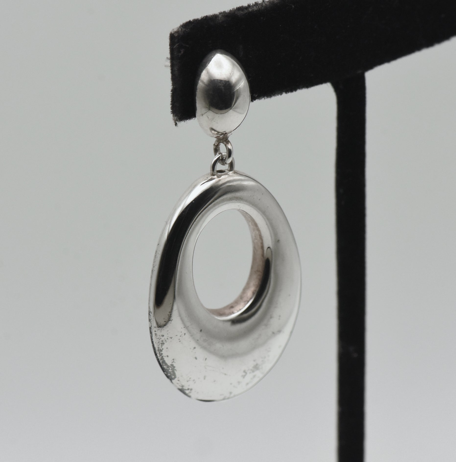 UNMATCHED Milor - Vintage Sterling Silver Hollow Oval Dangle Earring
