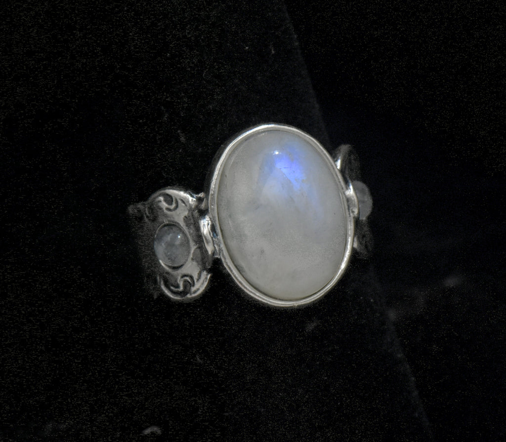 Vintage Sterling Silver Moonstone Ring - Size 7