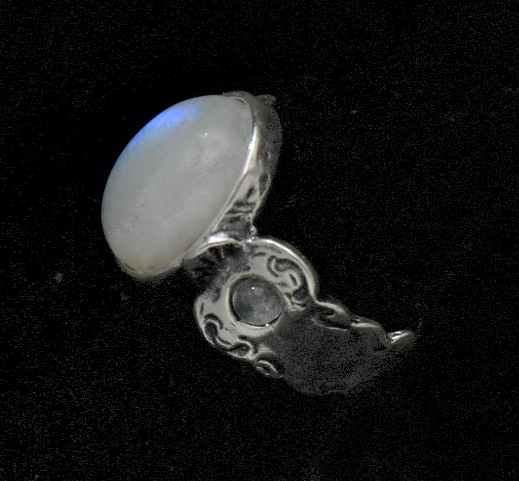 Vintage Sterling Silver Moonstone Ring - Size 7