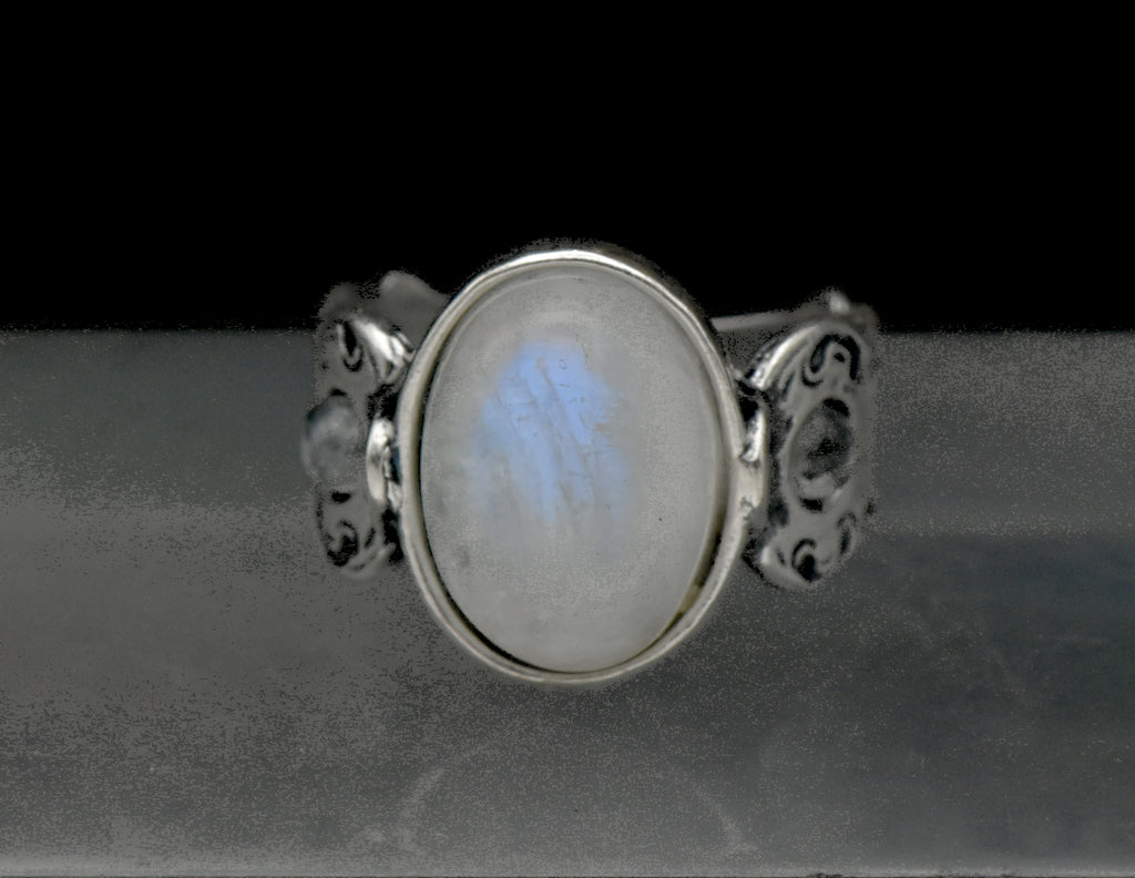 Vintage Sterling Silver Moonstone Ring - Size 7