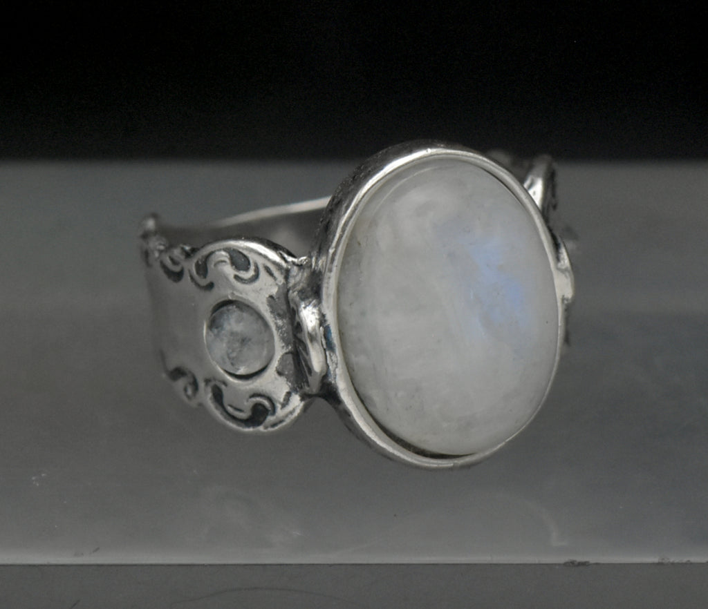 Vintage Sterling Silver Moonstone Ring - Size 7