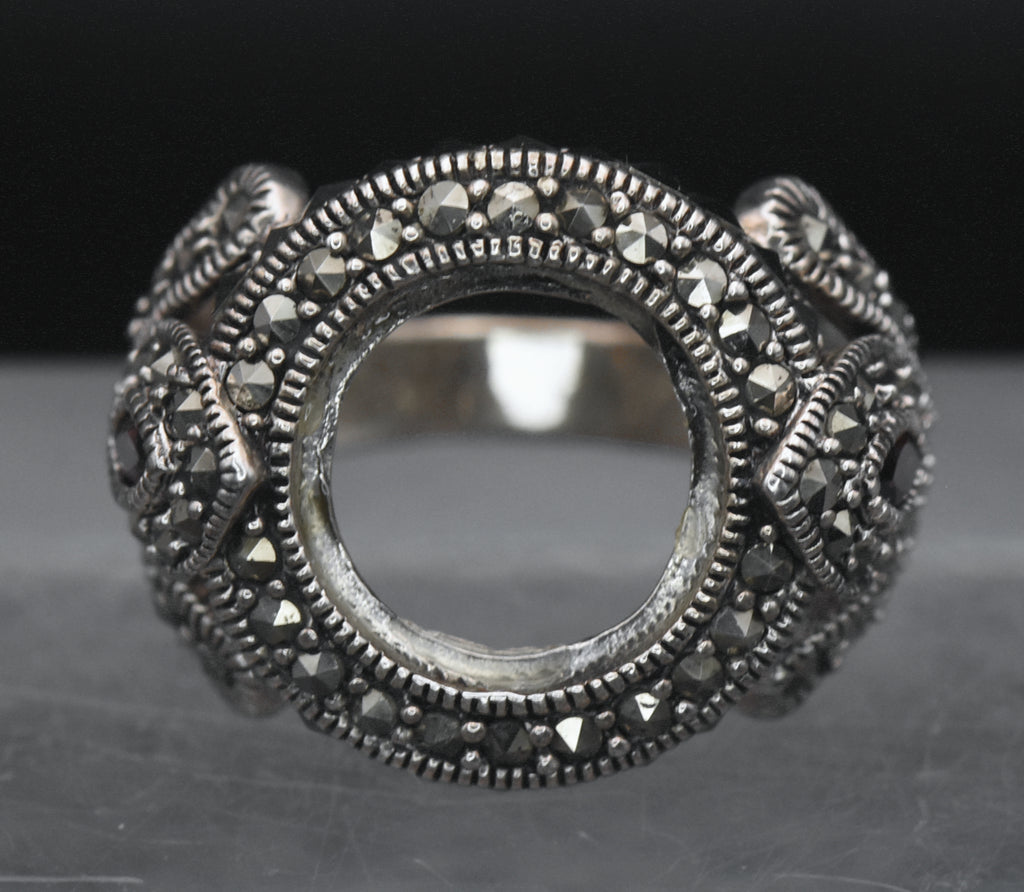 Vintage Sterling Silver Marcasite and Garnet Ring - Size 7 MISSING STONE
