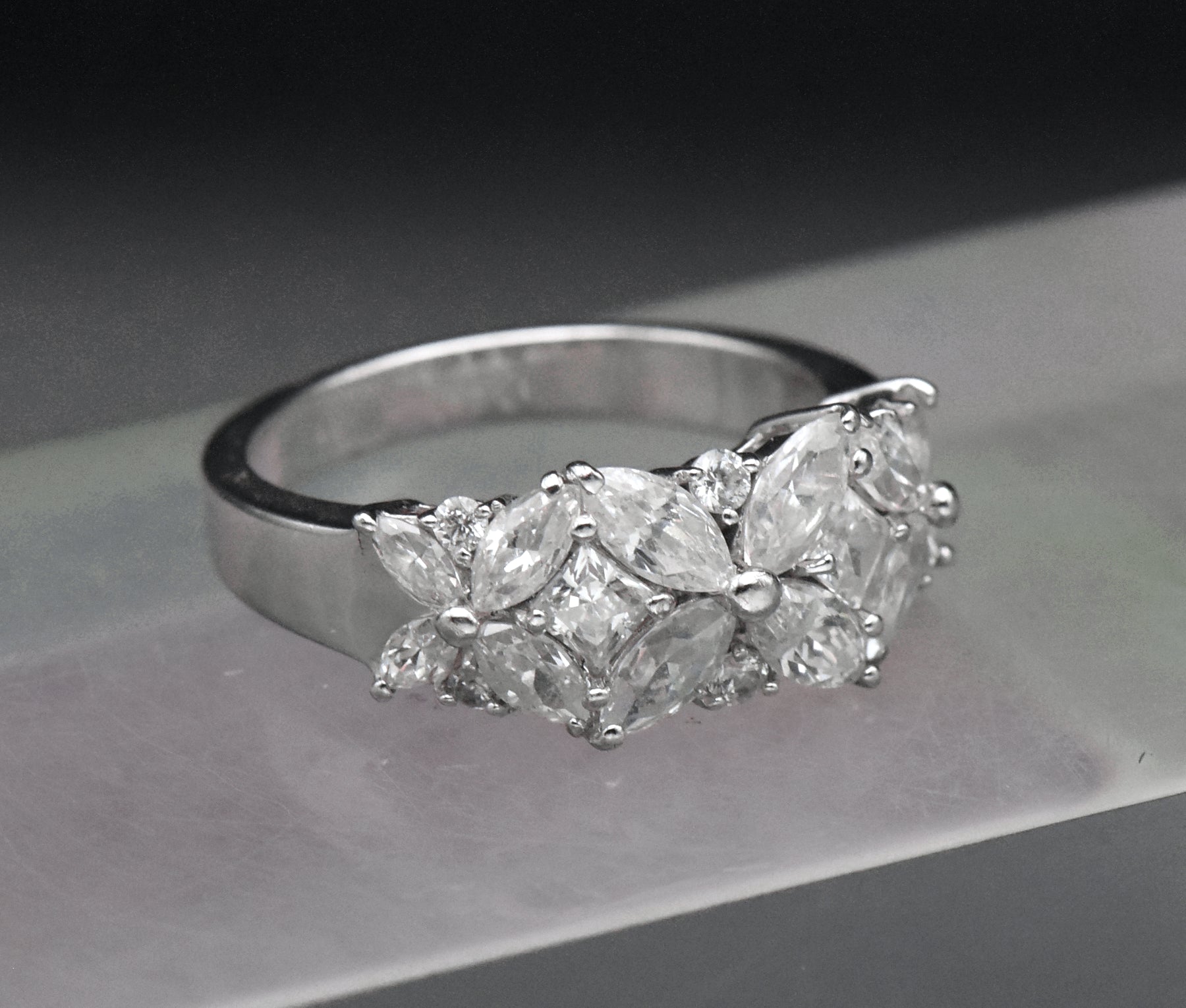 Vintage Cubic Zirconia Sterling Silver Ring - Size 8