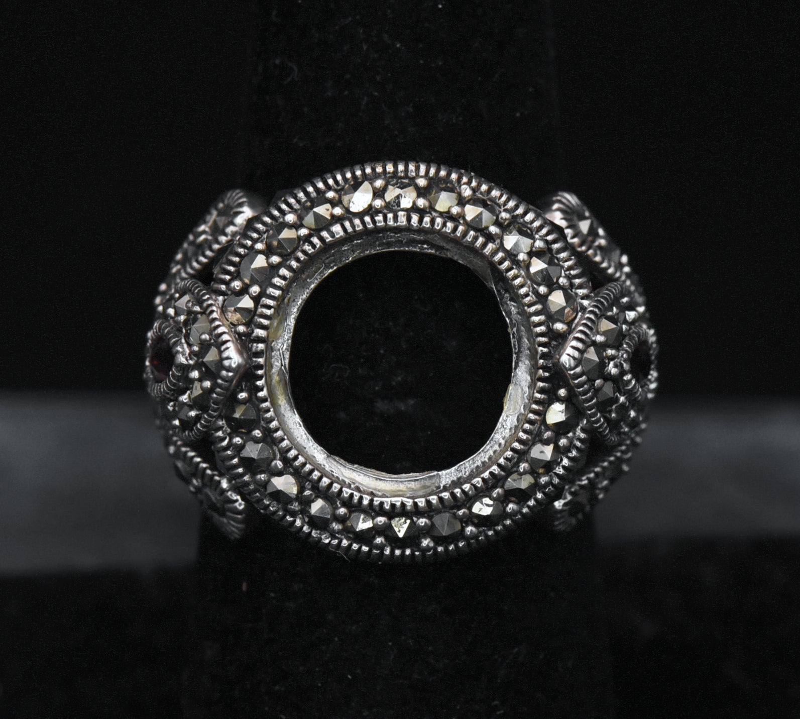 Vintage Sterling Silver Marcasite and Garnet Ring - Size 7 MISSING STONE