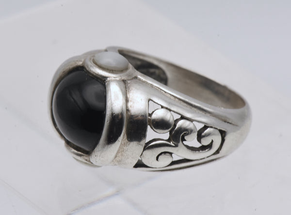 Vintage Black Onyx and Mother of Pearl Sterling Silver Ring - Size 5