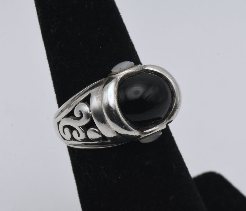 Vintage Black Onyx and Mother of Pearl Sterling Silver Ring - Size 5
