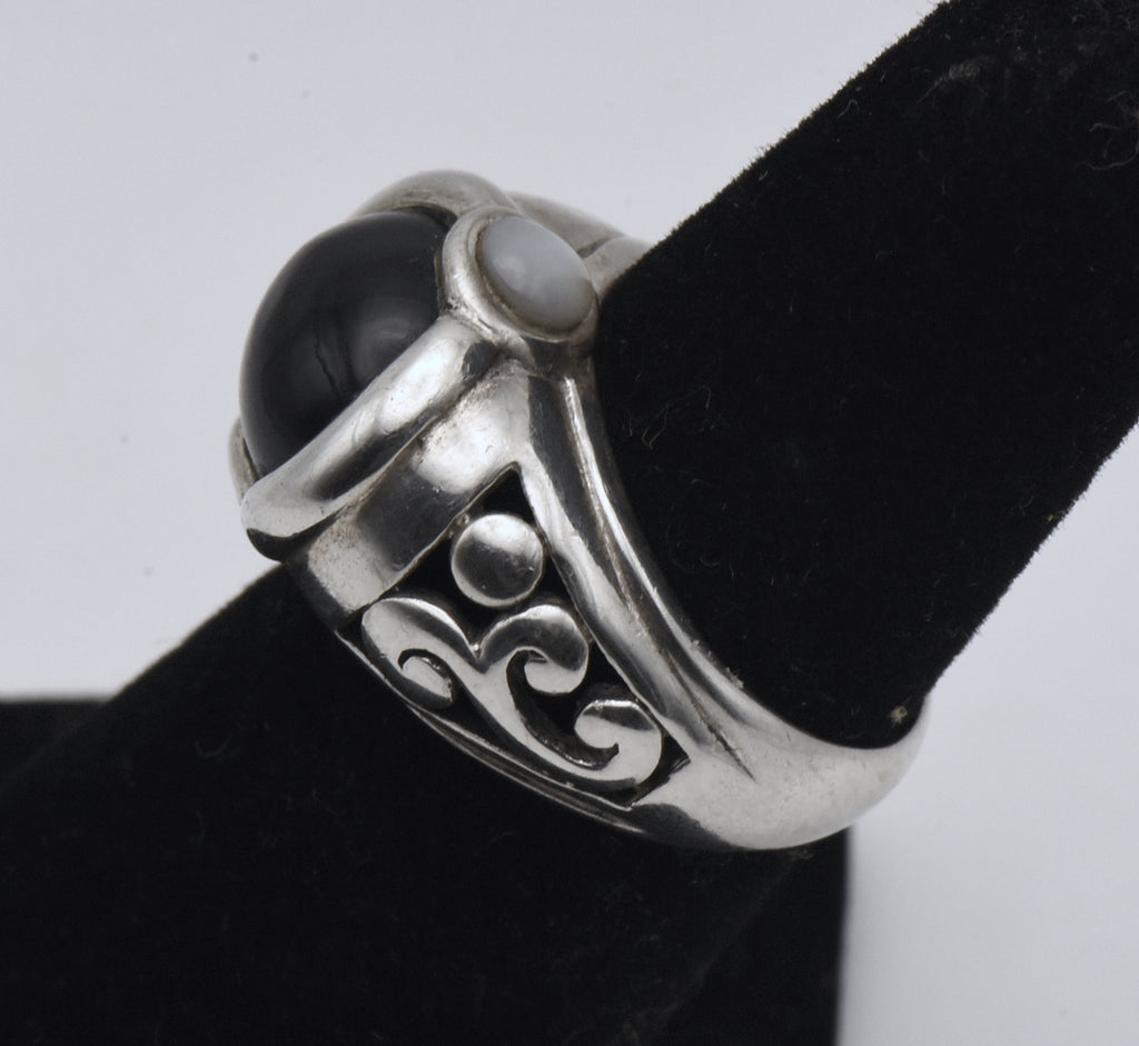 Vintage Black Onyx and Mother of Pearl Sterling Silver Ring - Size 5