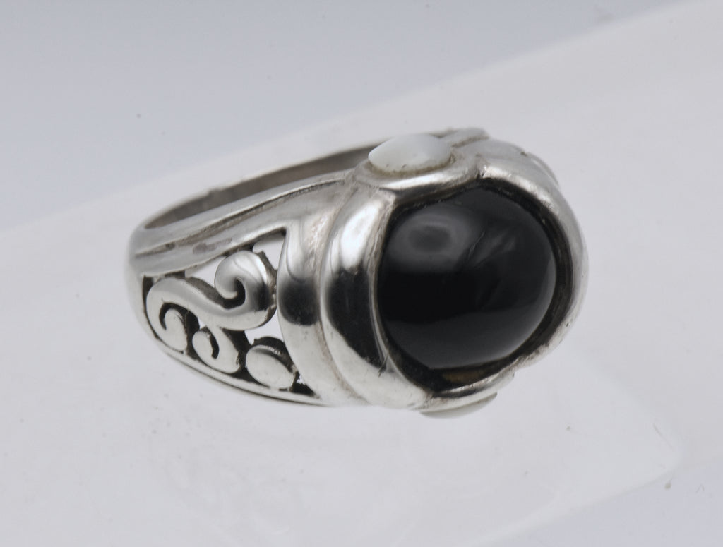 Vintage Black Onyx and Mother of Pearl Sterling Silver Ring - Size 5