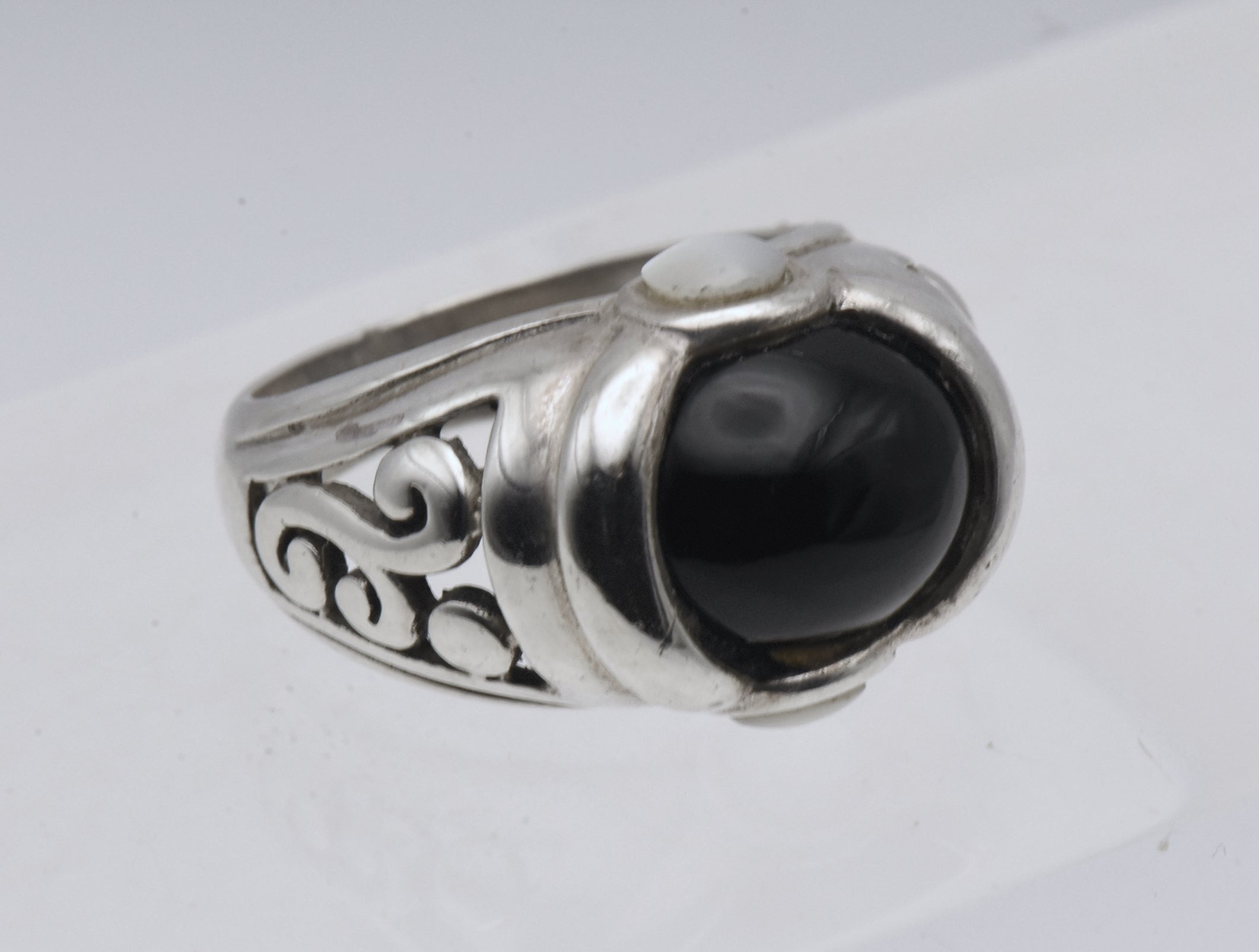 Vintage Black Onyx and Mother of Pearl Sterling Silver Ring - Size 5