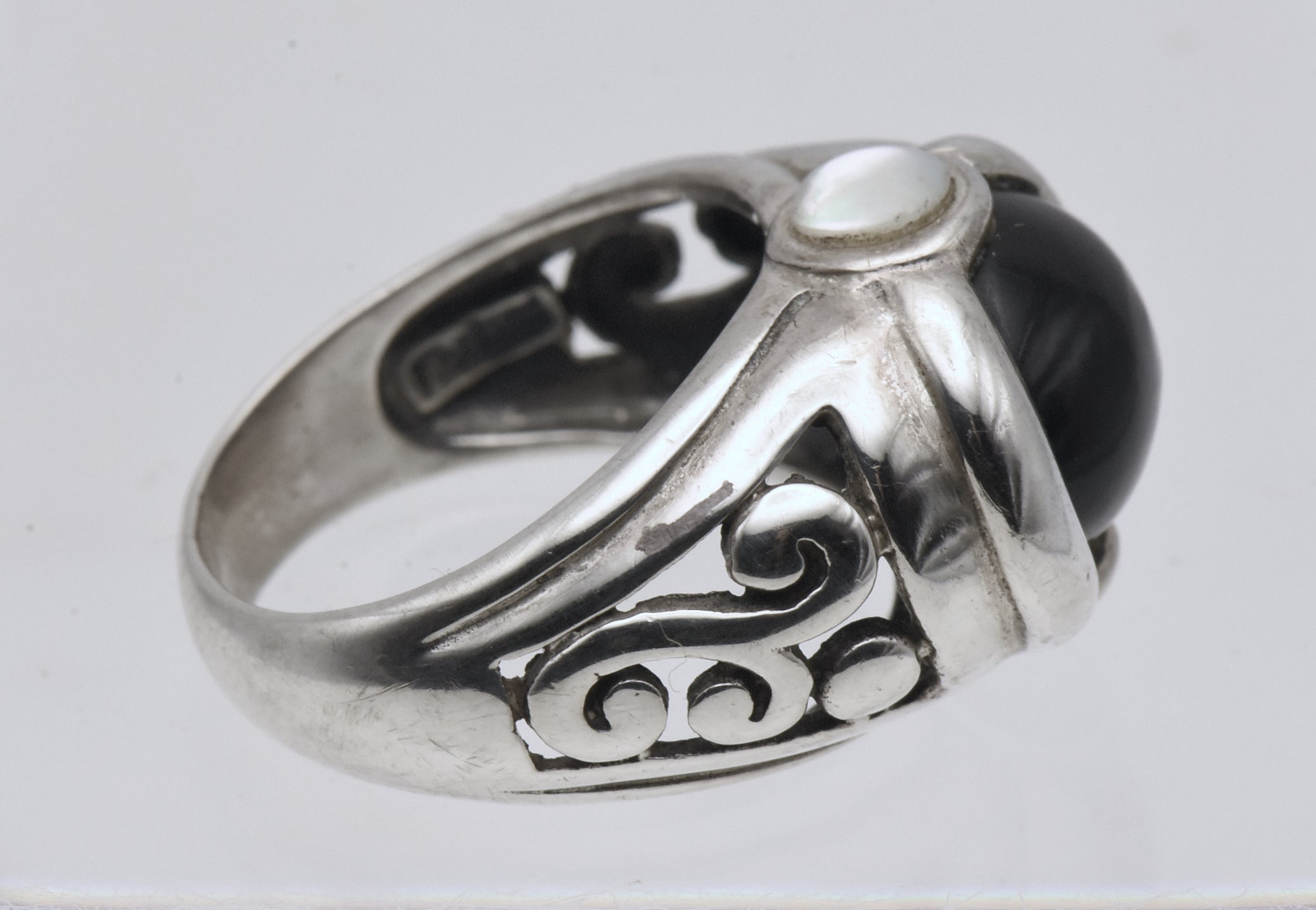 Vintage Black Onyx and Mother of Pearl Sterling Silver Ring - Size 5