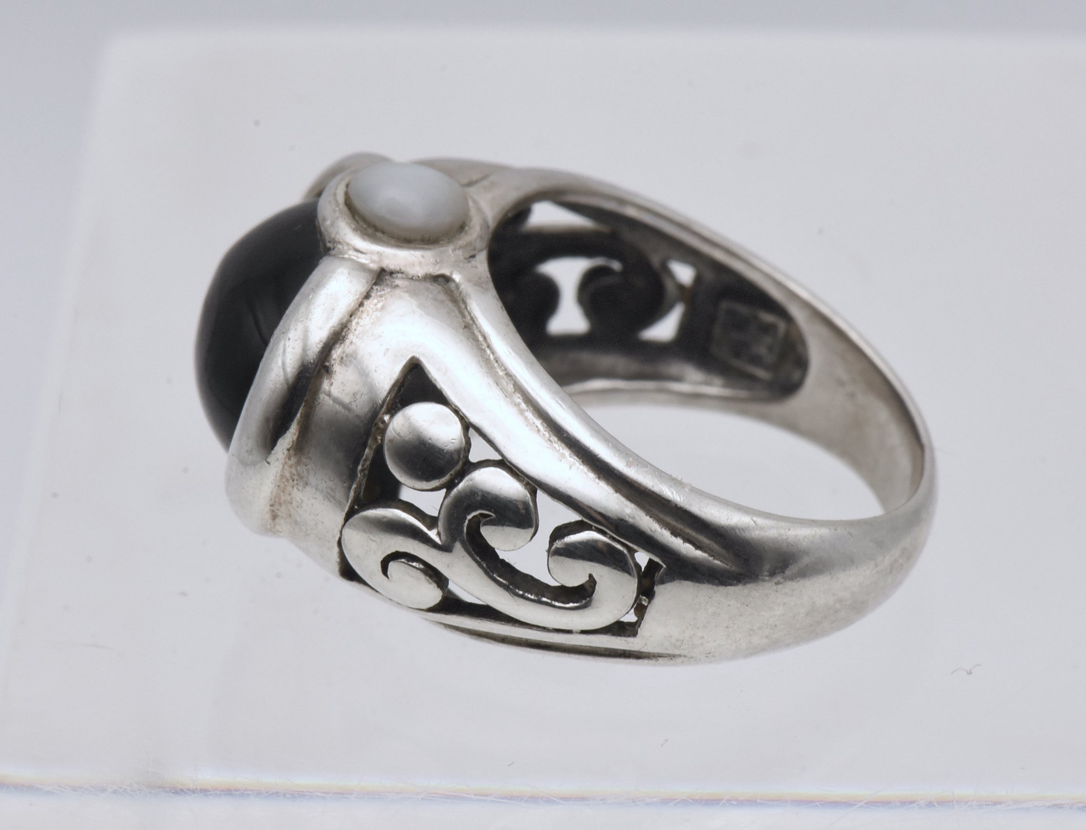 Vintage Black Onyx and Mother of Pearl Sterling Silver Ring - Size 5
