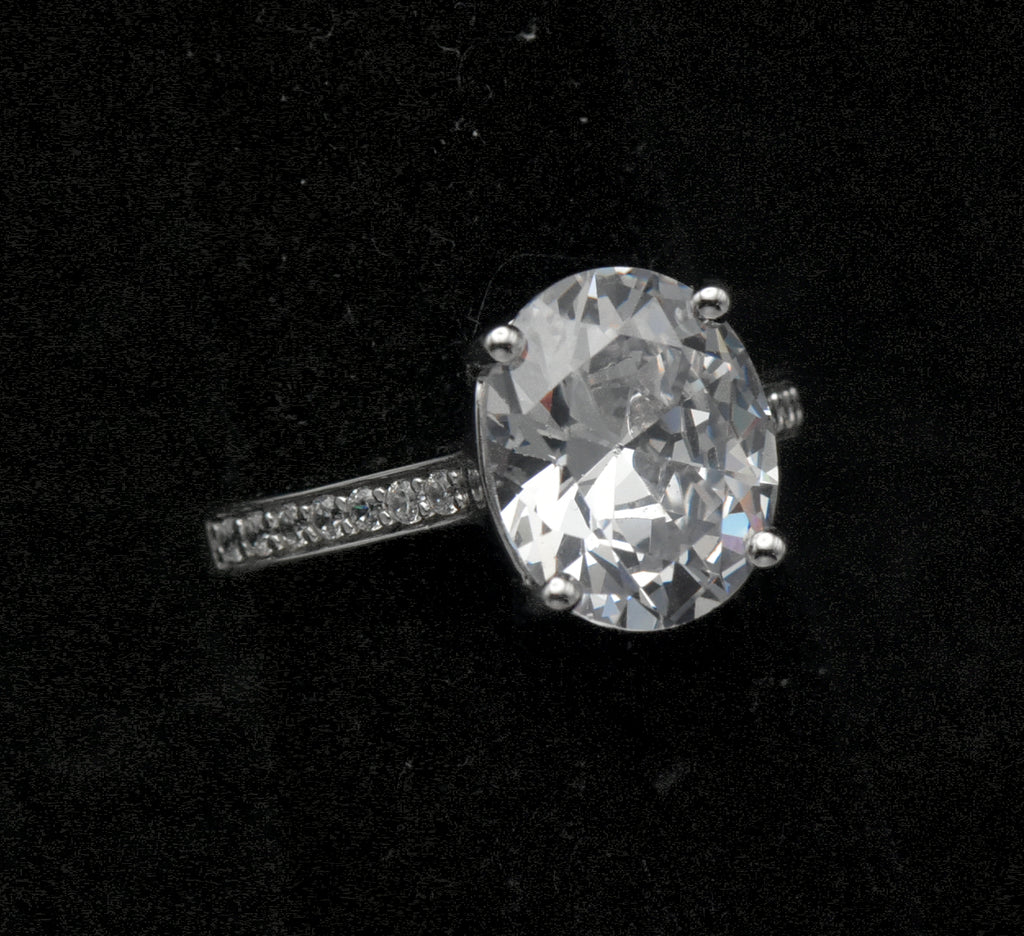 Vintage Oval Cut Cubic Zirconia Sterling Silver Ring - Size 6