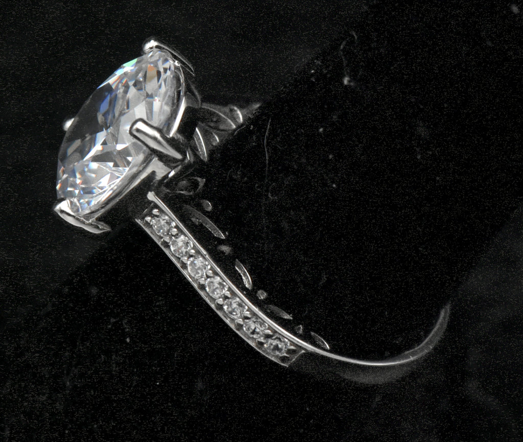 Vintage Oval Cut Cubic Zirconia Sterling Silver Ring - Size 6