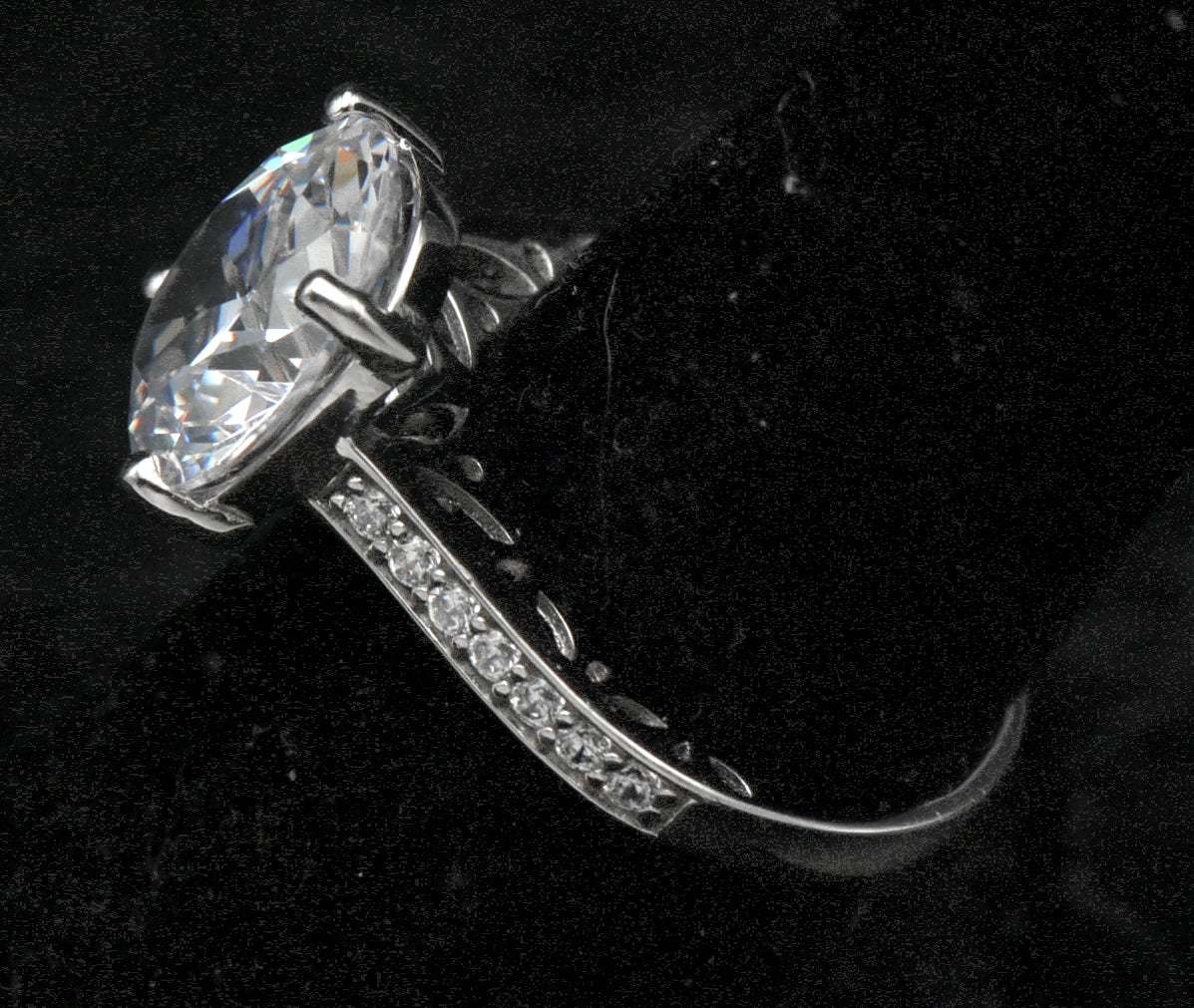 Vintage Oval Cut Cubic Zirconia Sterling Silver Ring - Size 6