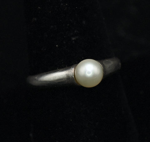 Vintage Sterling Silver Cultured Pearl Ring - Size 9