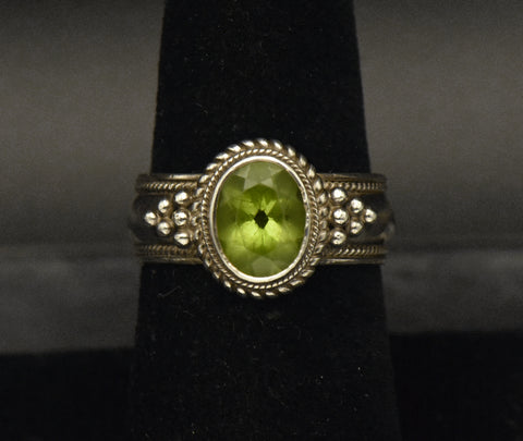 Vintage Sterling Silver Peridot Ring - Size 7.25