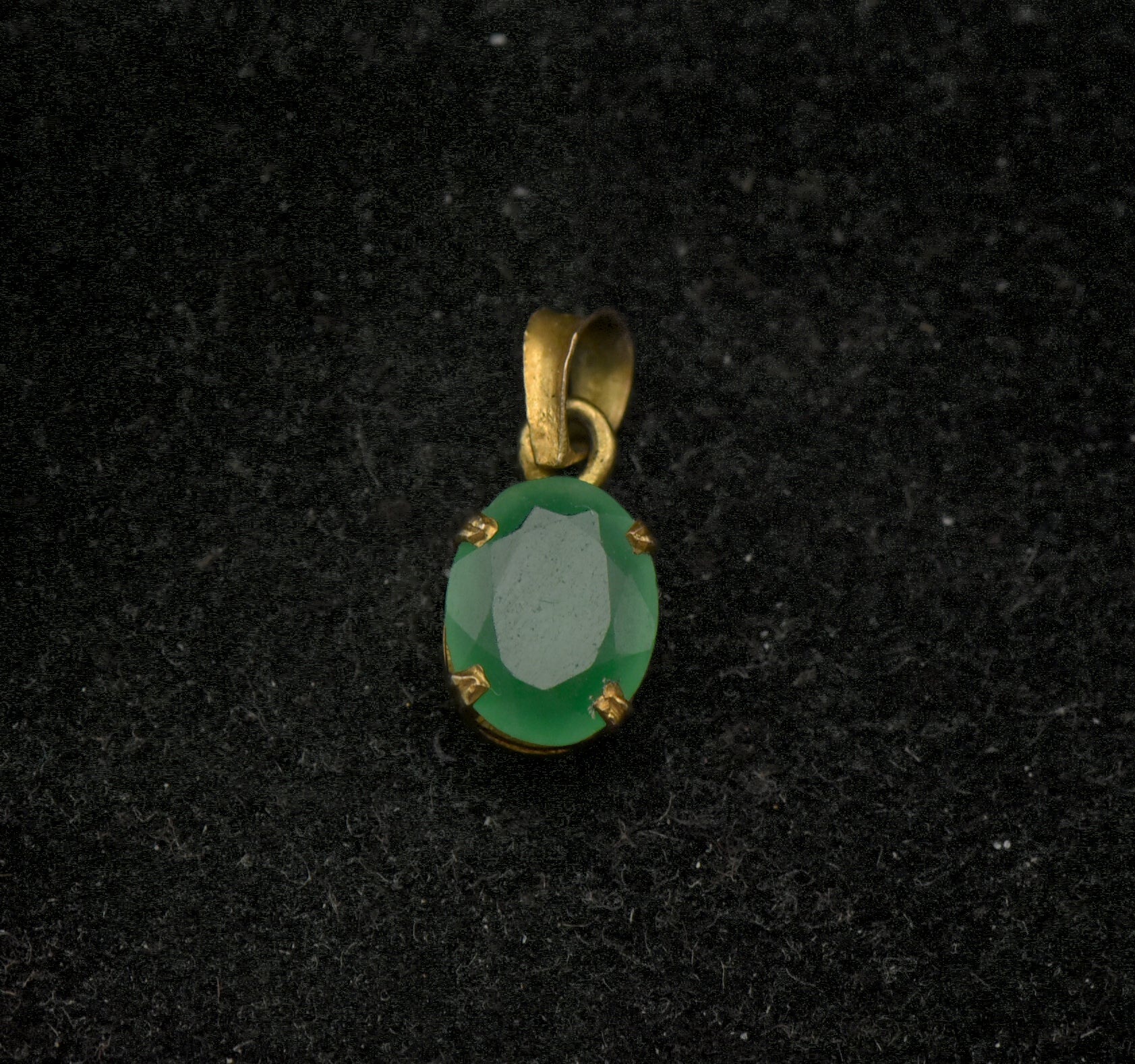 Vintage 18k Gold Green Stone Pendant