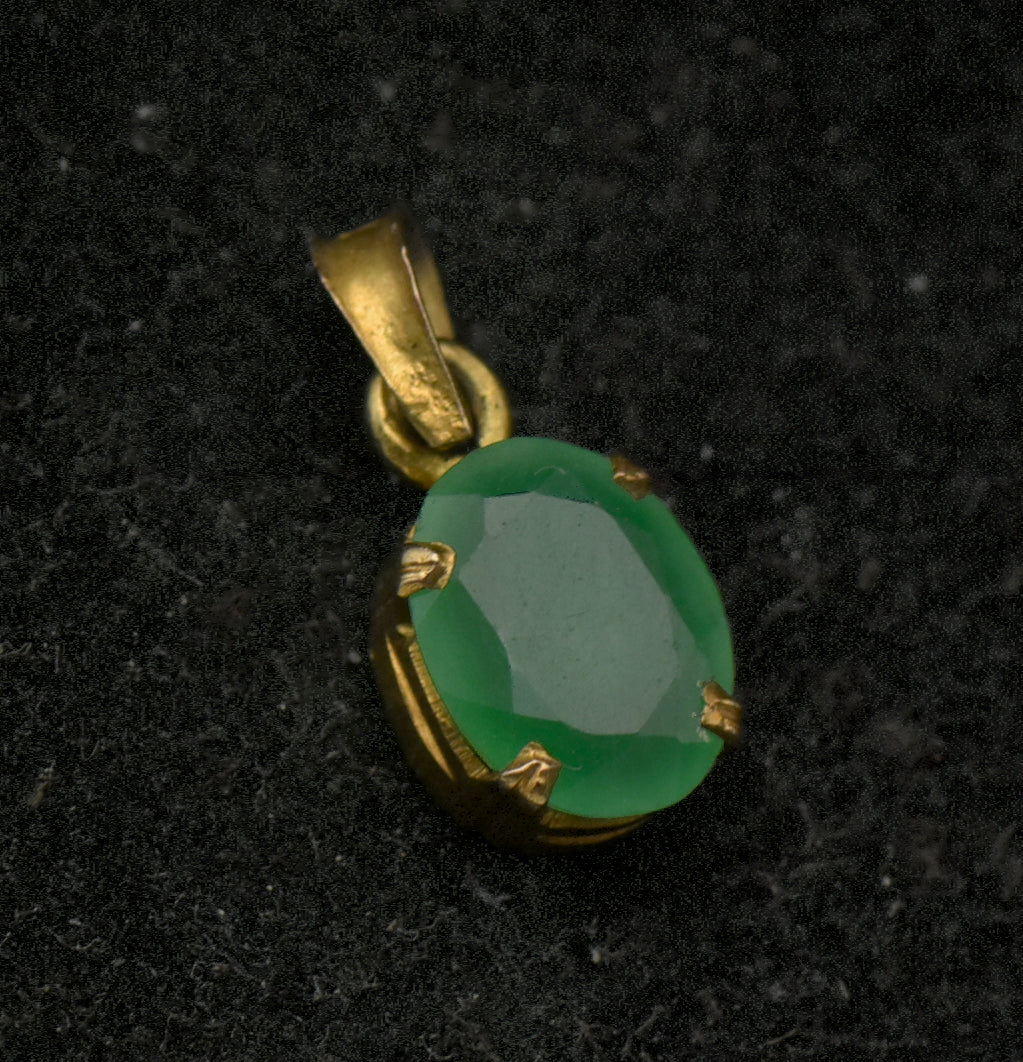 Vintage 18k Gold Green Stone Pendant