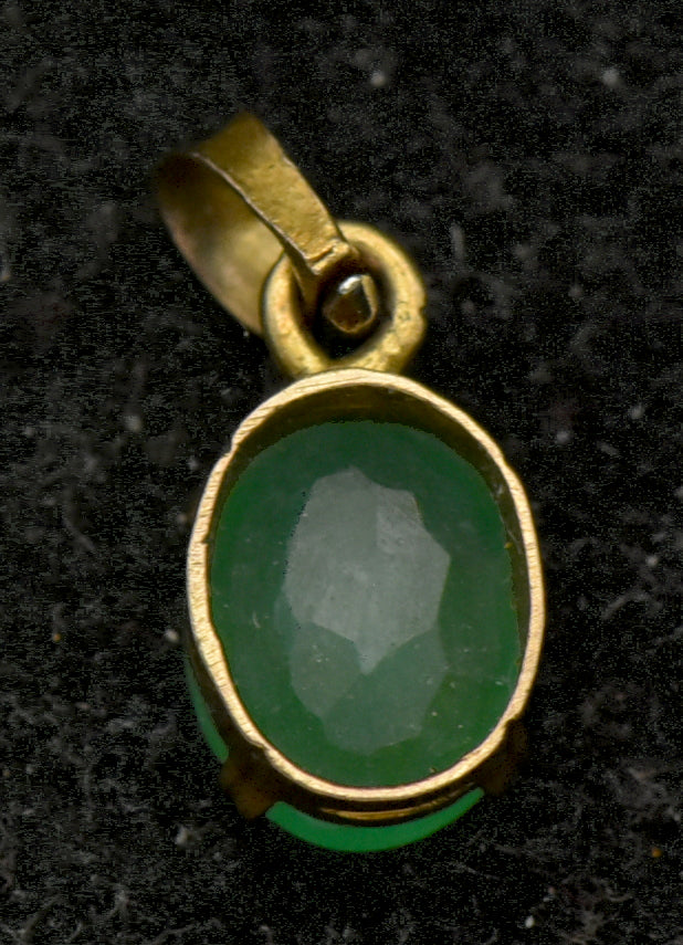 Vintage 18k Gold Green Stone Pendant