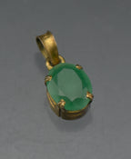 Vintage 18k Gold Green Stone Pendant