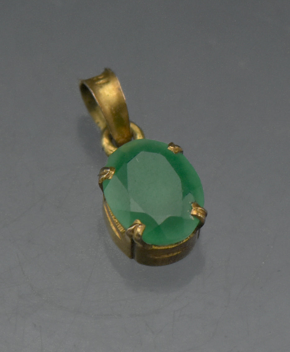 Vintage 18k Gold Green Stone Pendant