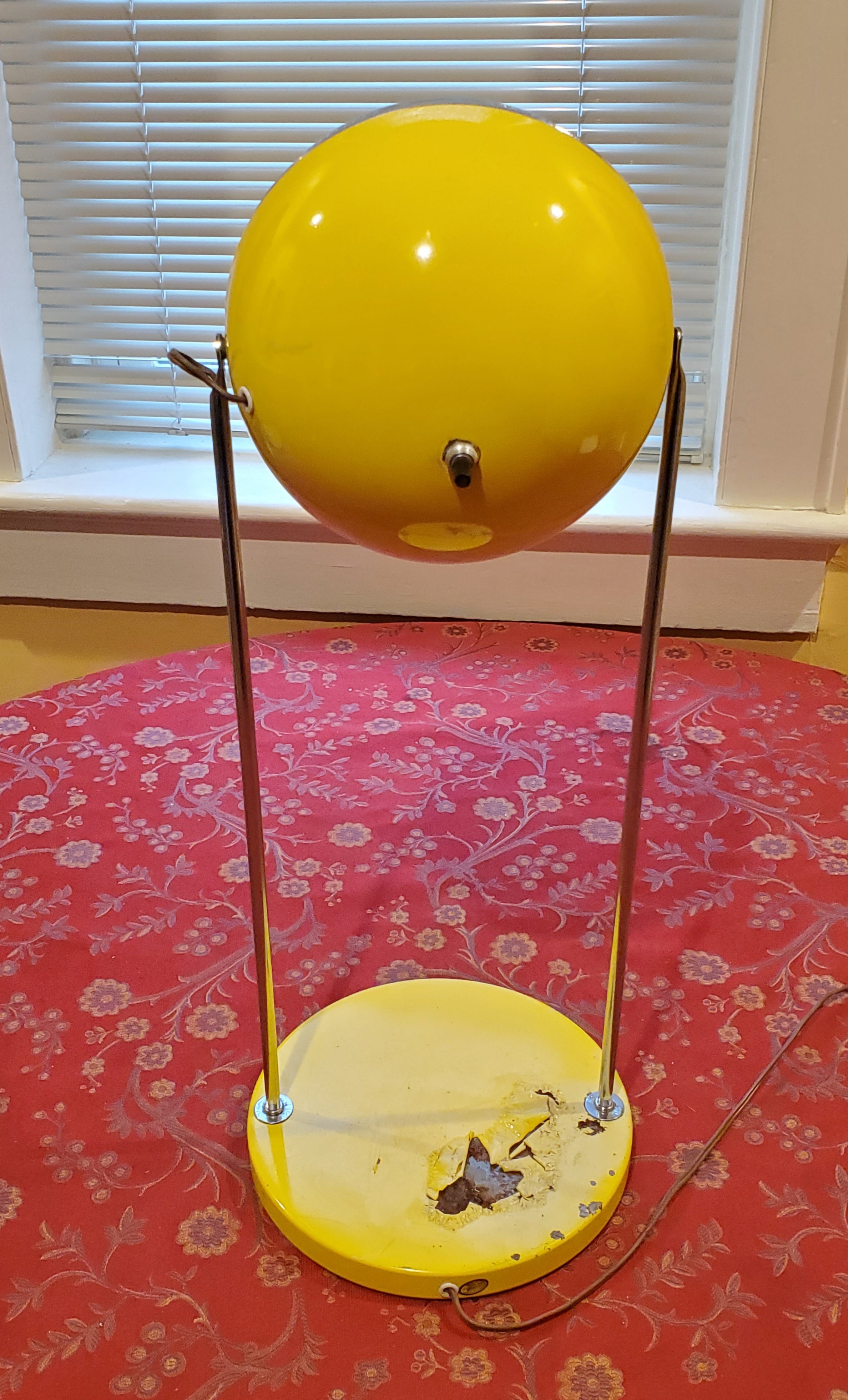 Vintage MCM "Eyeball" Swivel Table Lamp
