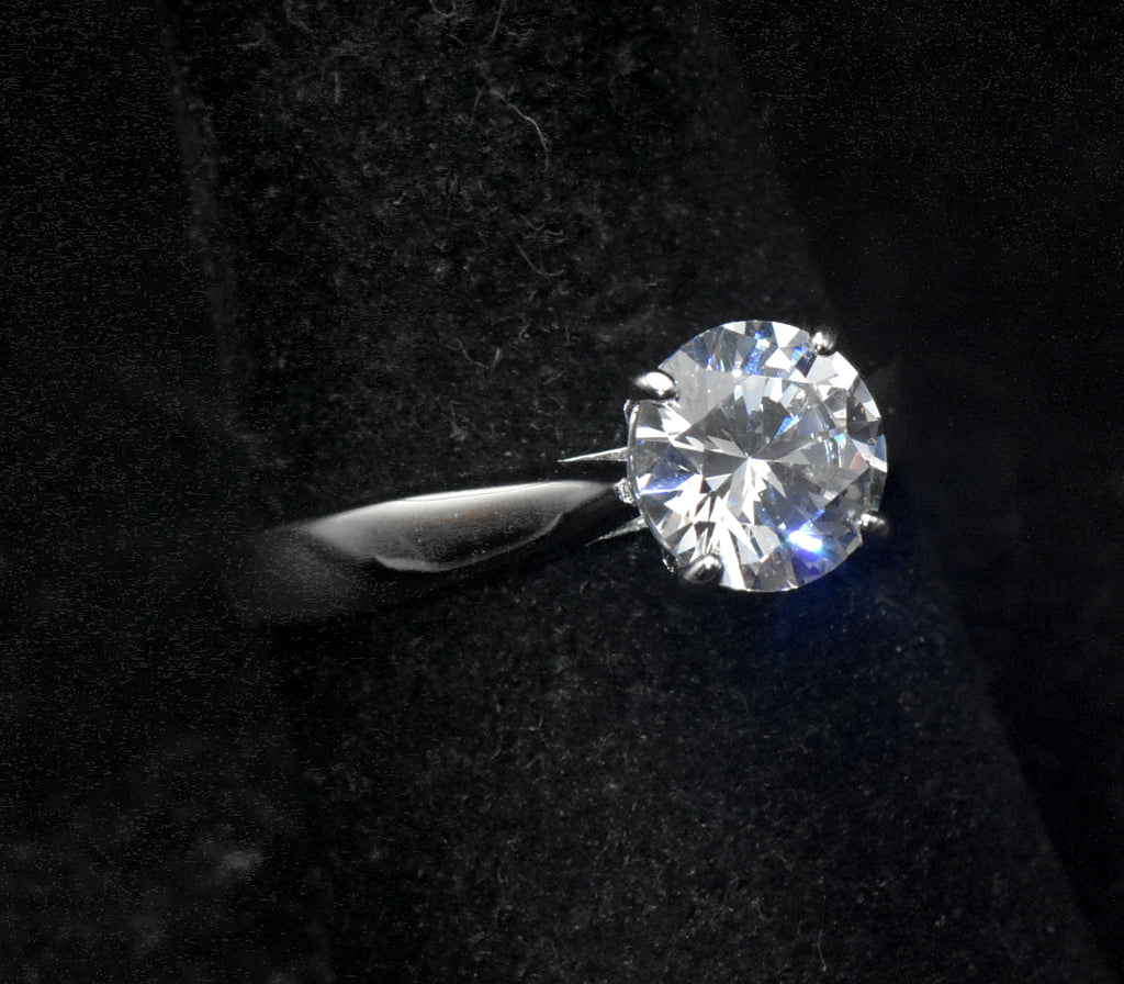 Vintage Cubic Zirconia Sterling Silver Solitaire Ring - Size 8