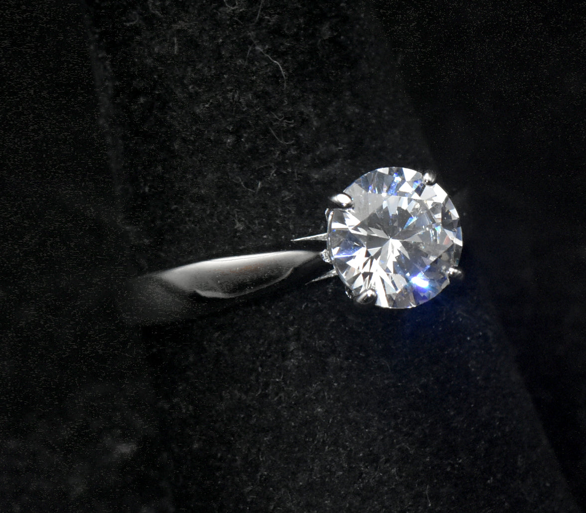 Vintage Cubic Zirconia Sterling Silver Solitaire Ring - Size 8