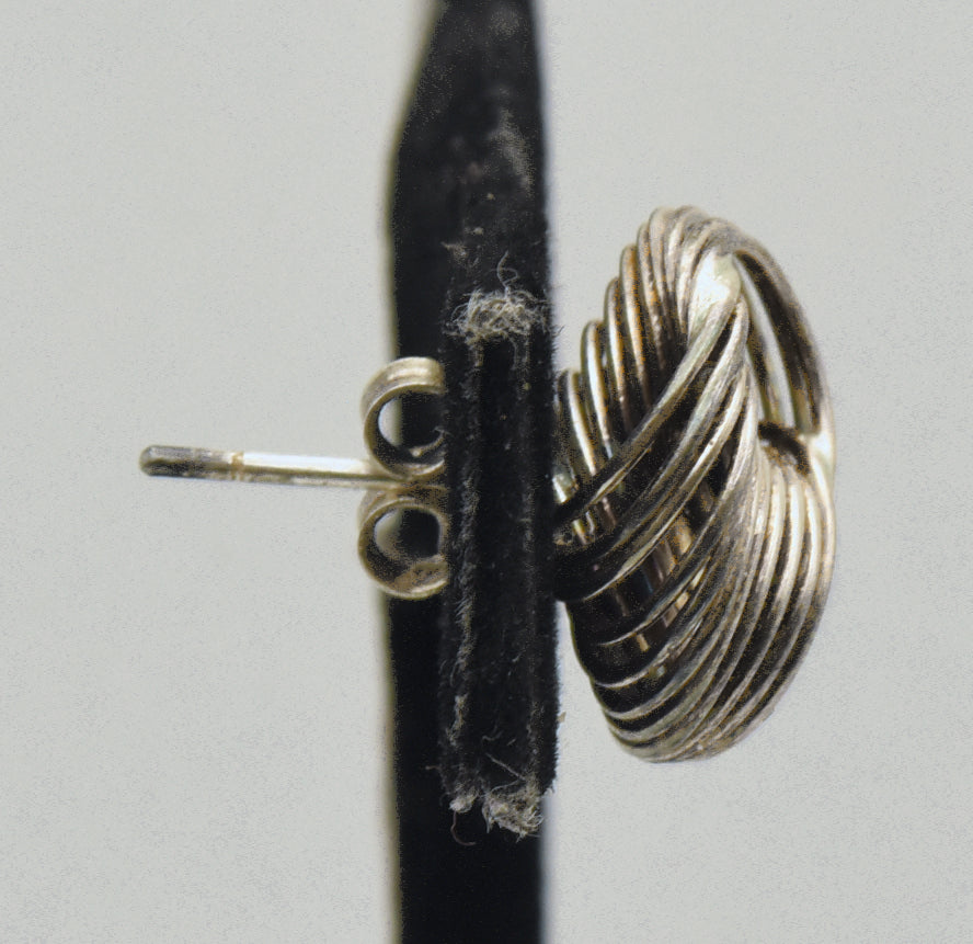 UNMATCHED Vintage Sterling Silver Wire Knot Stud Earring