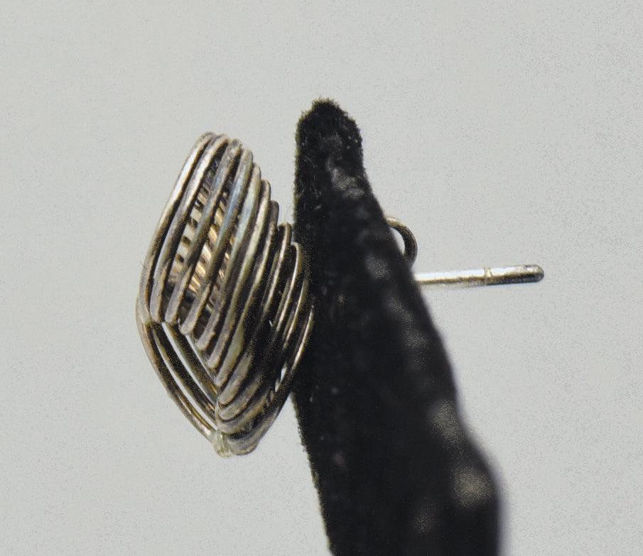 UNMATCHED Vintage Sterling Silver Wire Knot Stud Earring