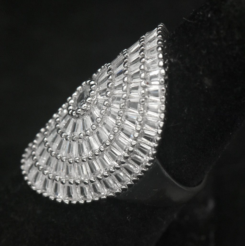 Vintage Cut Crystal Silver Tone Metal Shield Ring - Size 6.75