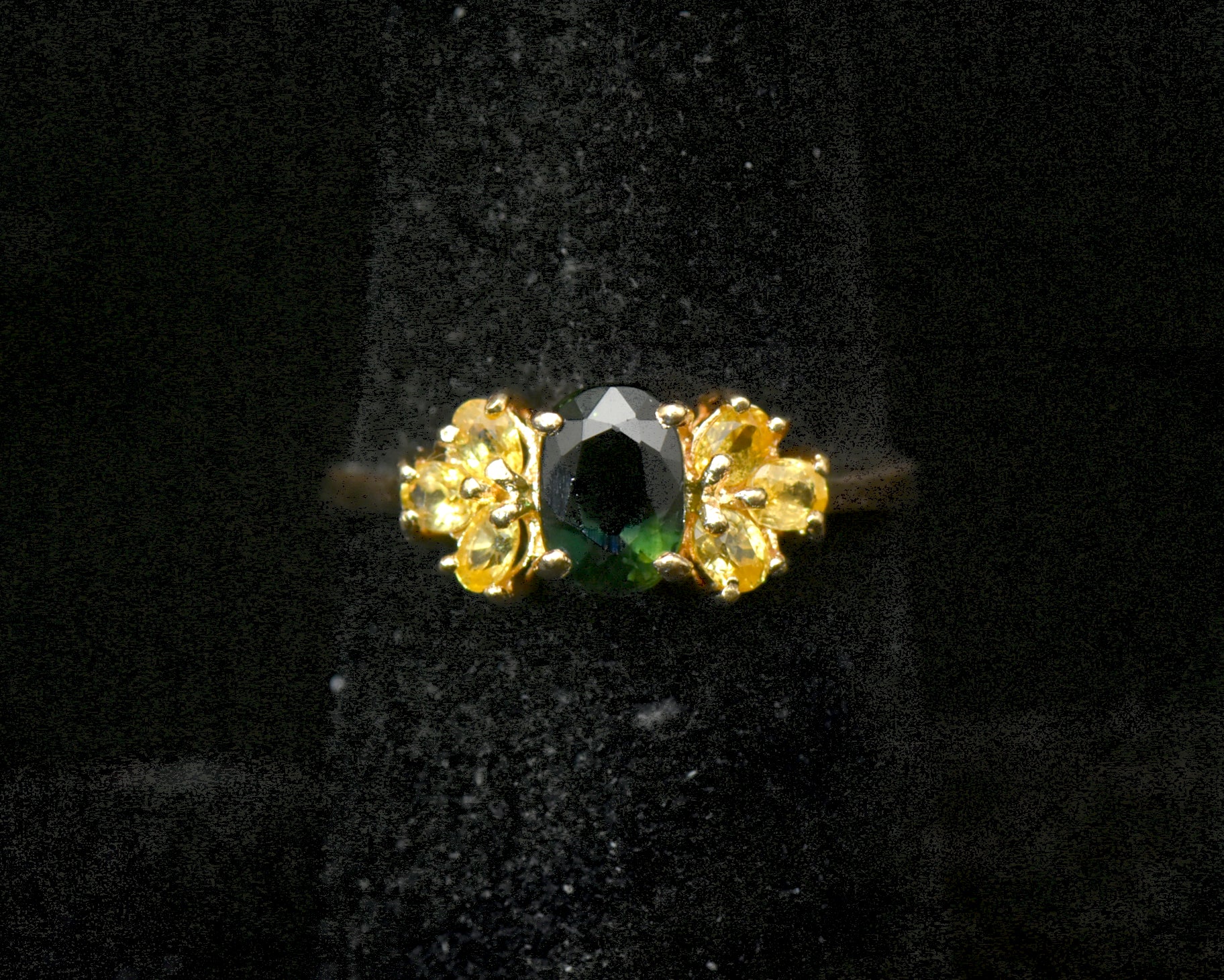 Vintage 14k Green and Yellow Sapphires Ring - Size 6.75