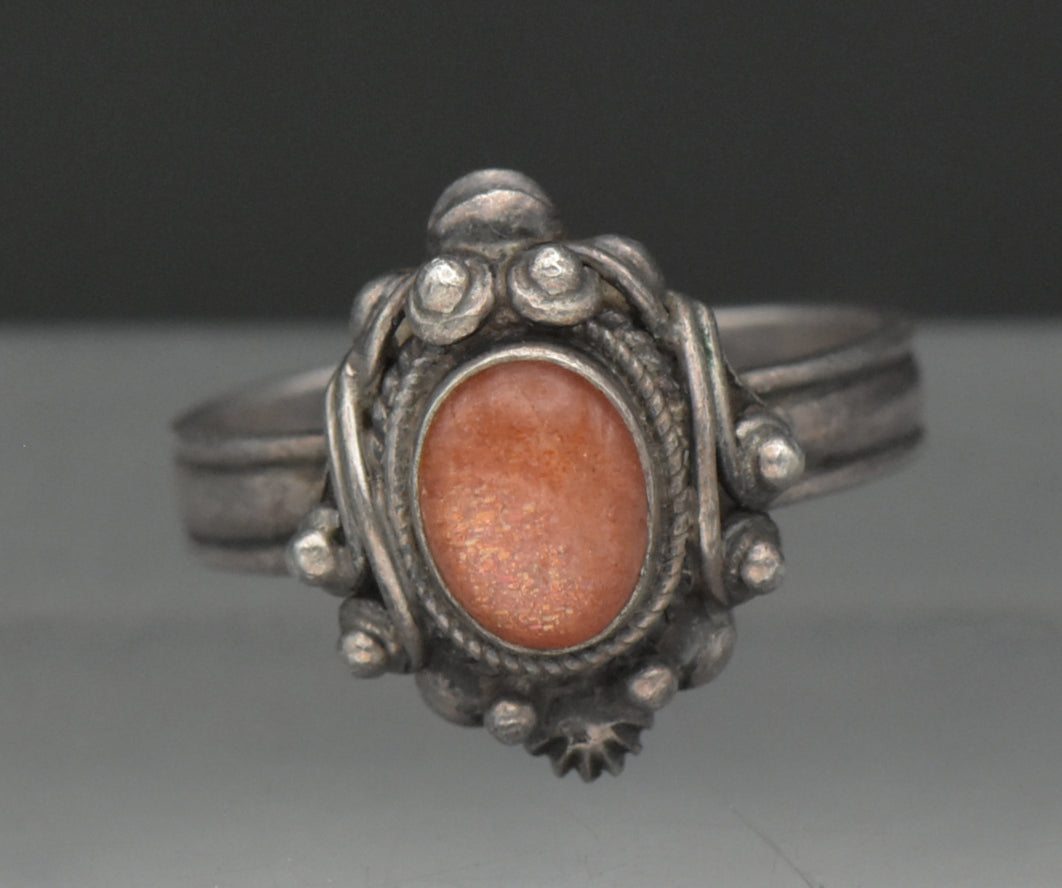 Vintage Handmade Sunstone Sterling Silver Ring - Size 7.5