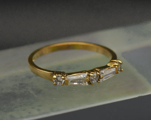 Vintage Gold Tone Rhinestone Ring