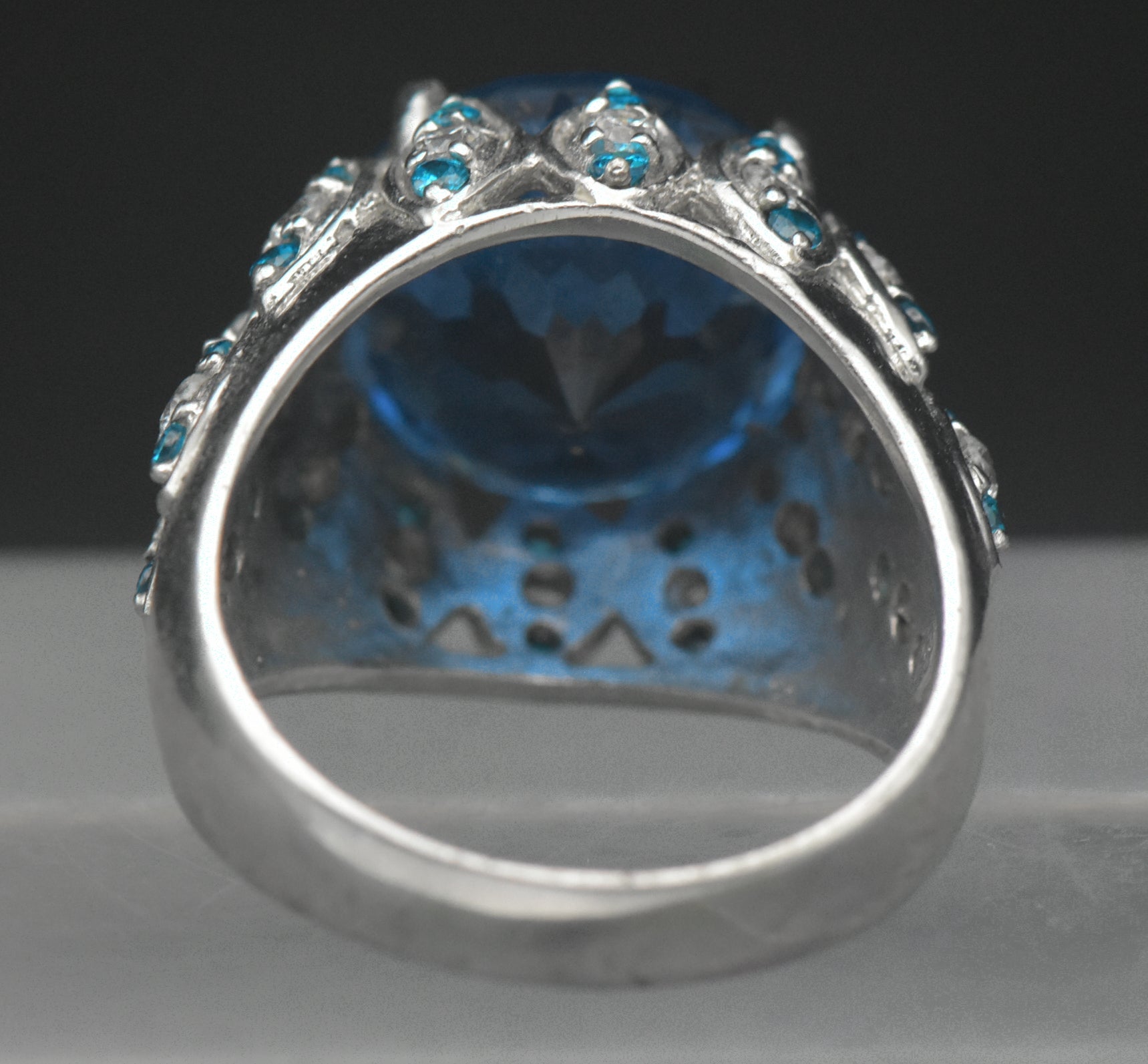 Vintage Synth Blue Spinel Sterling Silver Ring - Size 8.25