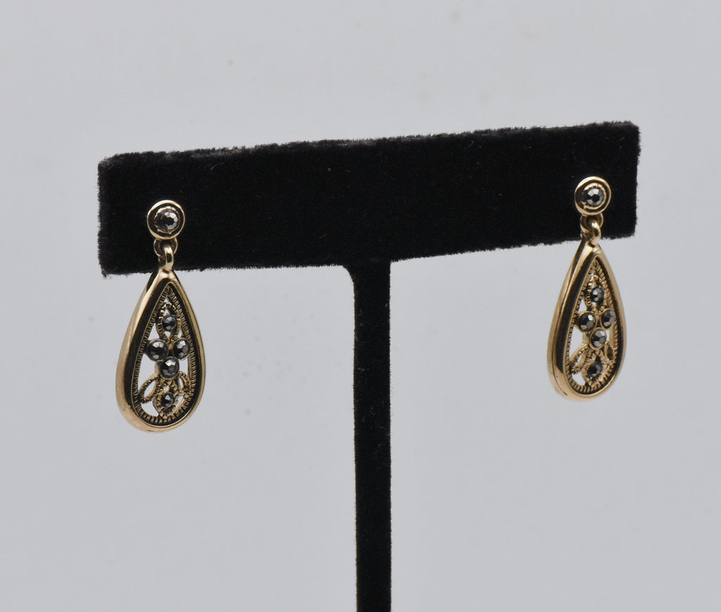 Vintage Gold Tone Metal Earrings
