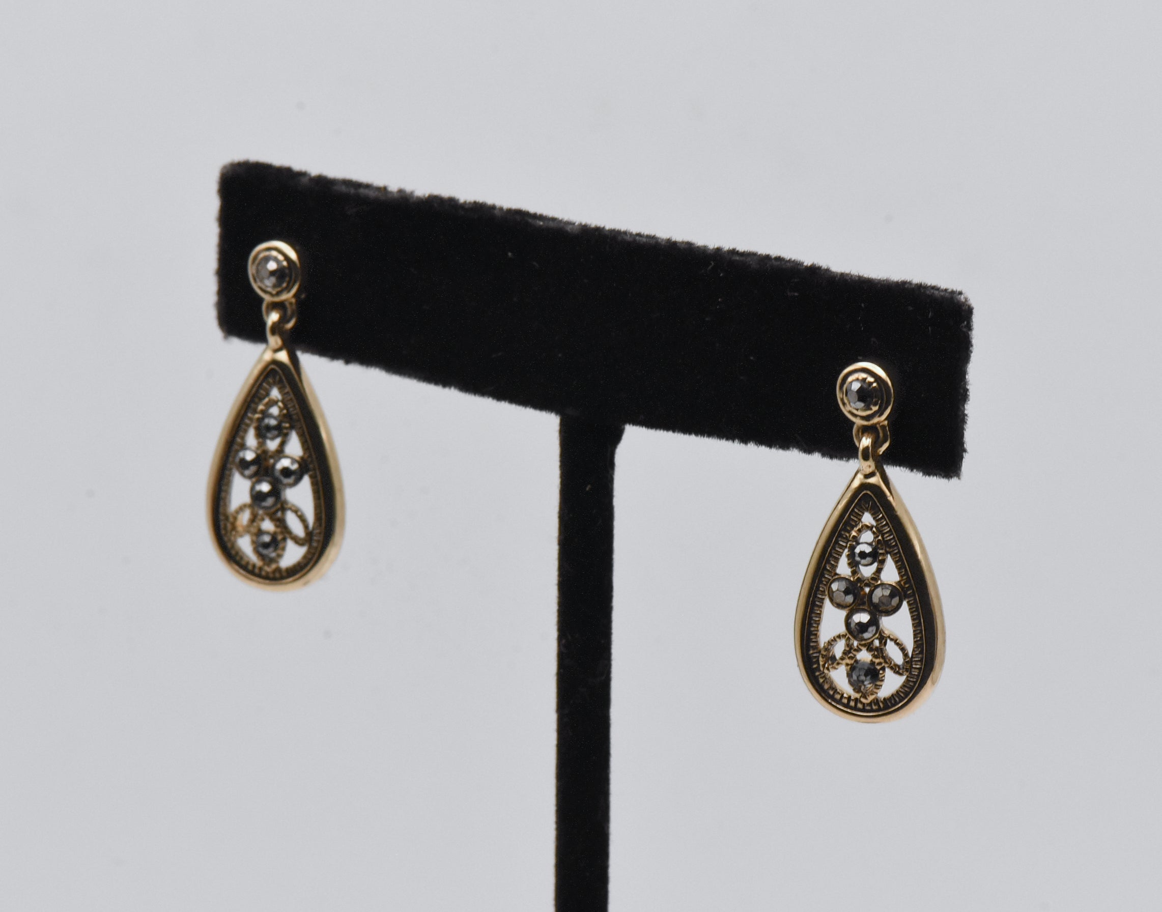 Vintage Gold Tone Metal Earrings