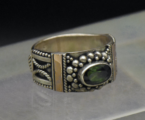 Vintage Handmade Green Tourmaline Sterling Silver Ring Ring - Size 3.25