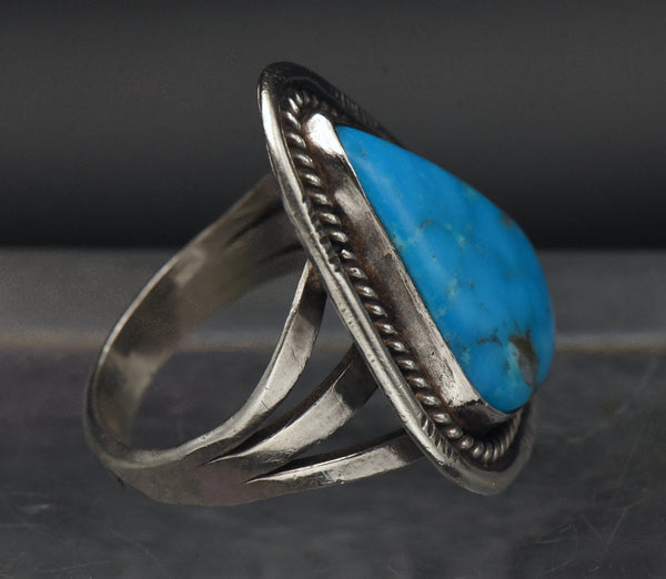 Vintage Handmade Sterling Silver and Turquoise Southwestern Style Ring - Size 11