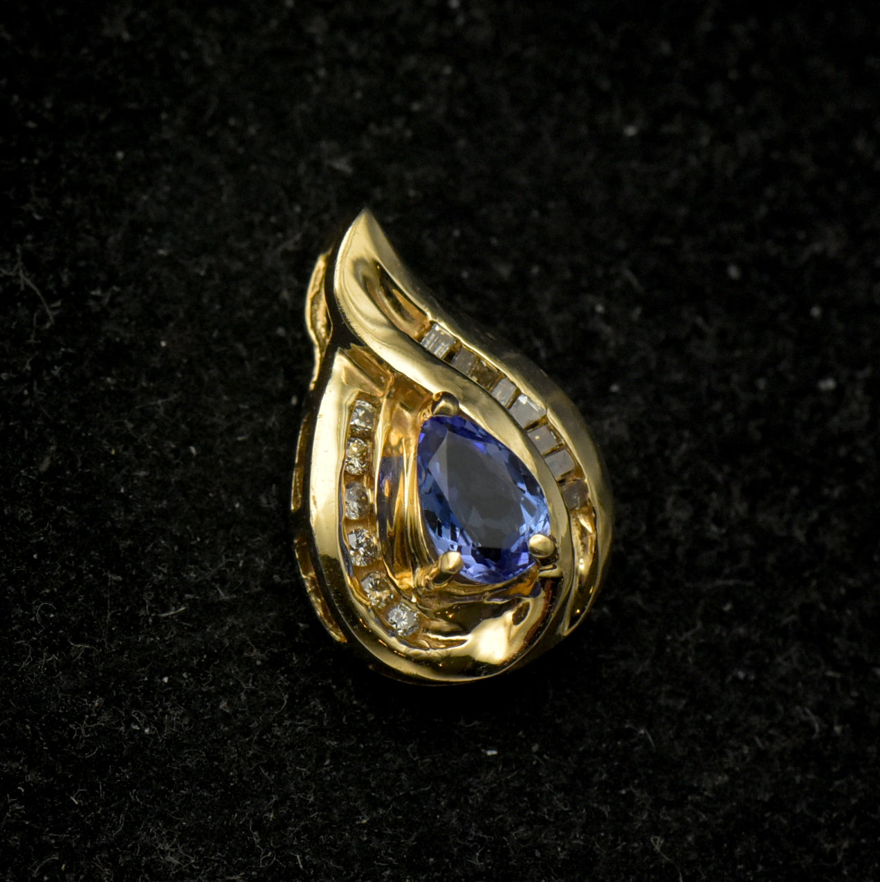 Vintage 14k Tanzanite and Diamonds Pendant