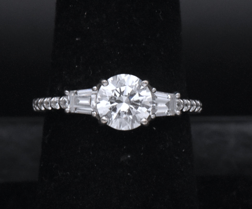 Sterling Silver Cubic Zirconia Ring - Size 7.25